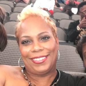 Meet your Posher, Effie